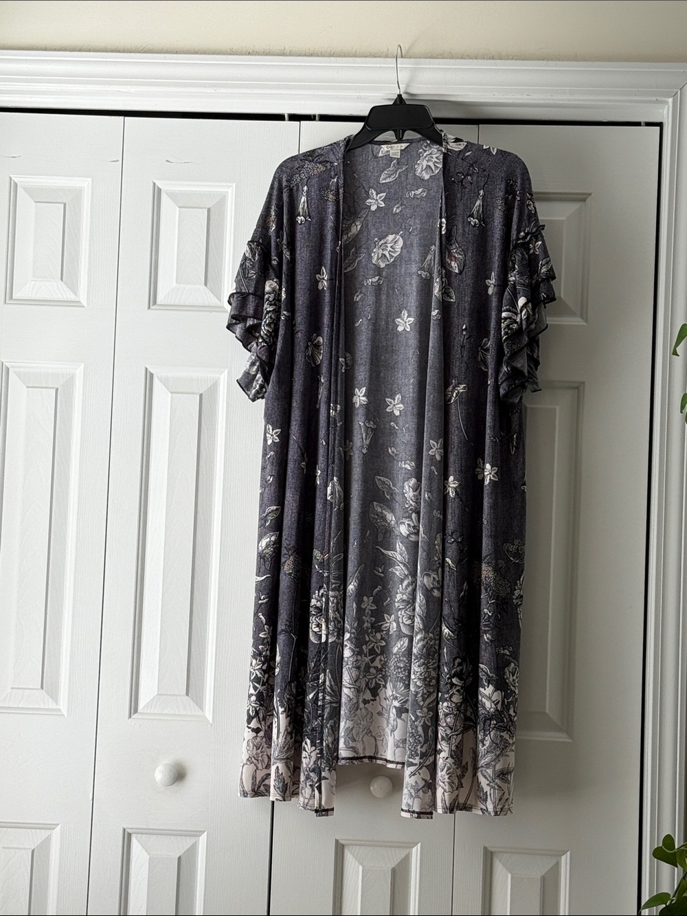 Cato Floral Open Front Duster Cardigan in Charcoal